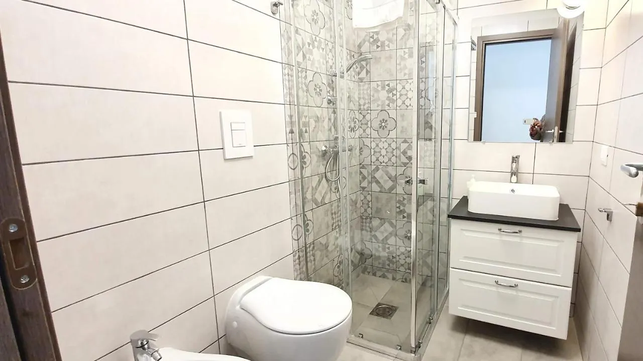 Interno1 Bari Policlinico Hotel 0*,