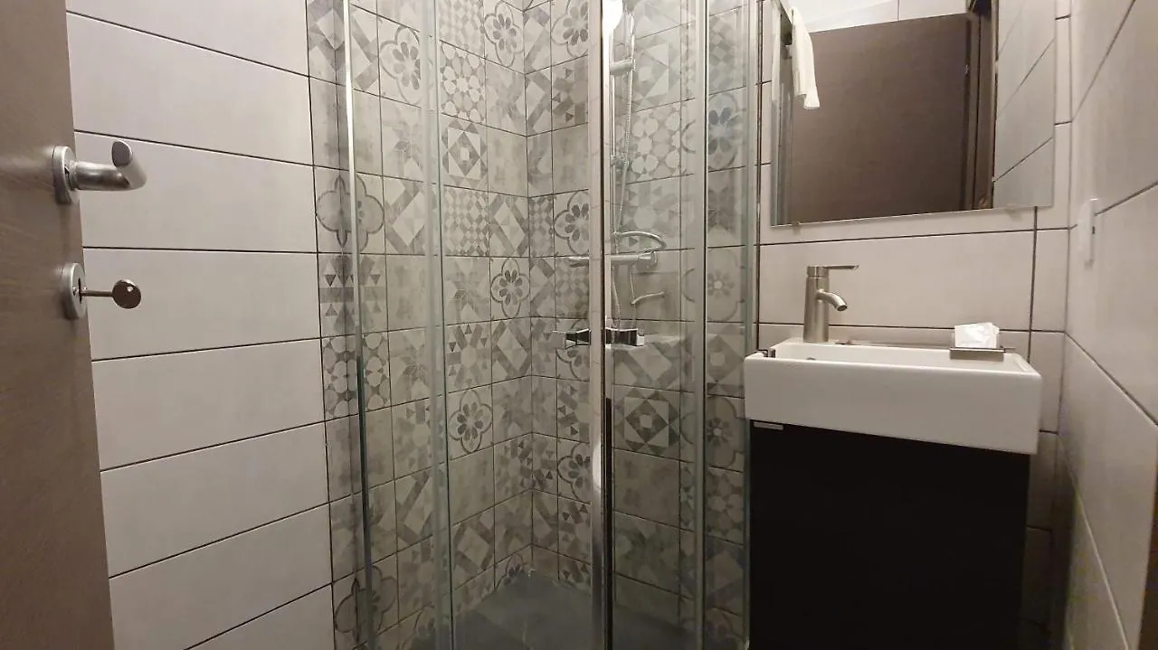 Interno1 Bari Policlinico Hotel 0*,